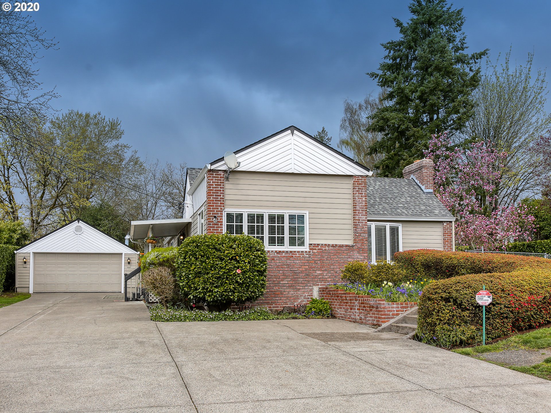 5939 Southwest Taylors Ferry Road Portland, OR 97219 - Photo 1 of 32 Gallery Image 1