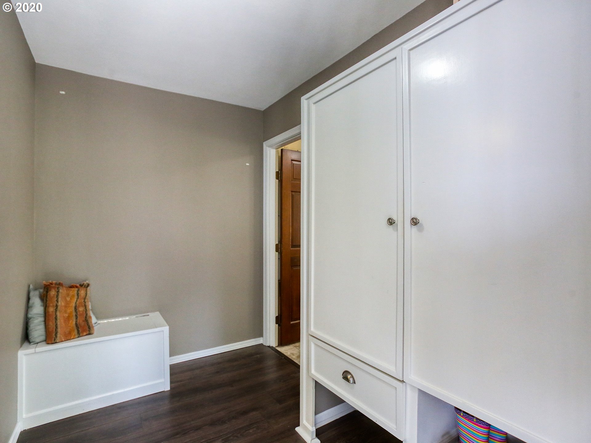 5939 Southwest Taylors Ferry Road Portland, OR 97219 - Photo 22 of 32 Gallery Image 22