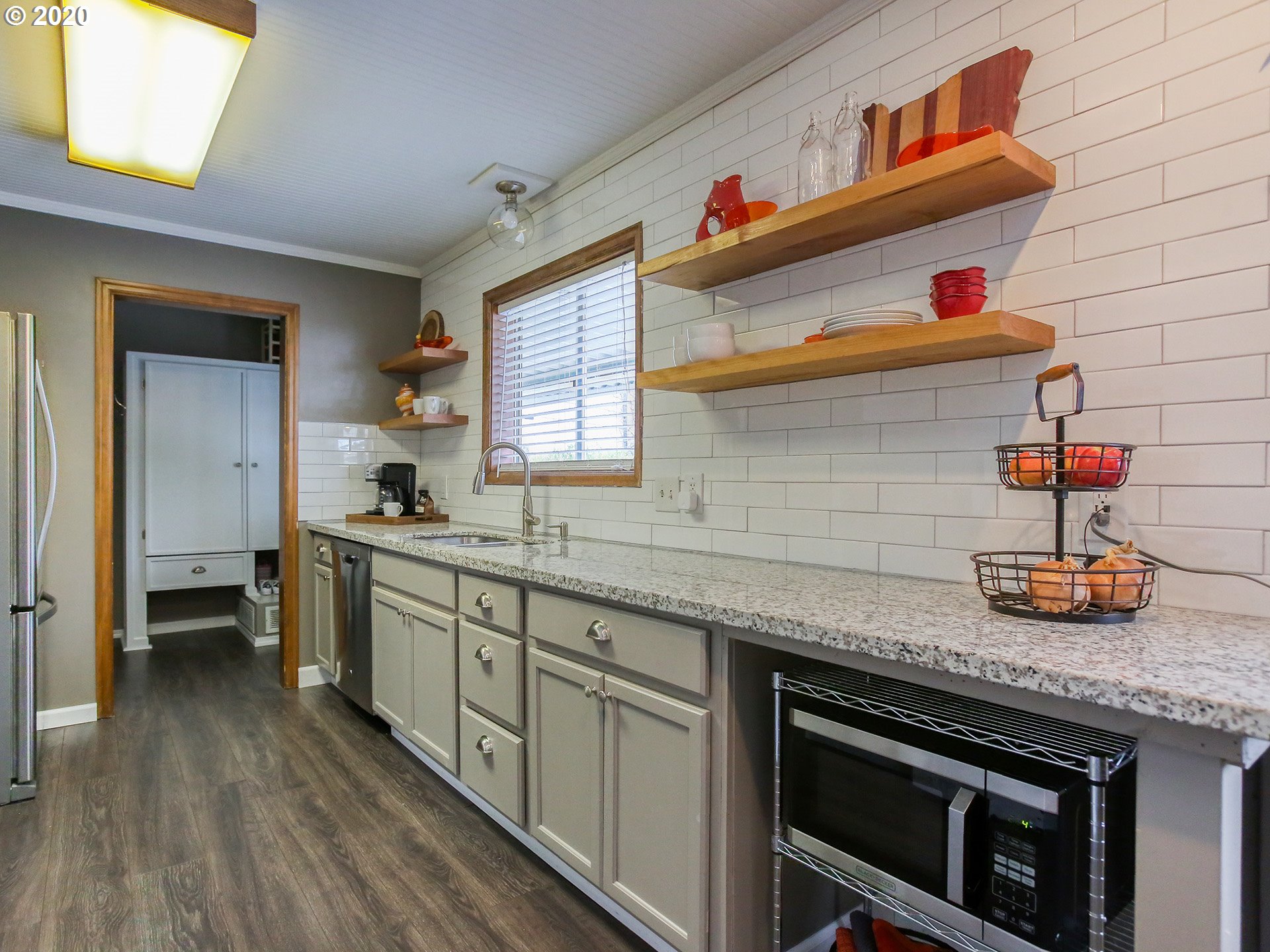 5939 Southwest Taylors Ferry Road Portland, OR 97219 - Photo 9 of 32 Gallery Image 9