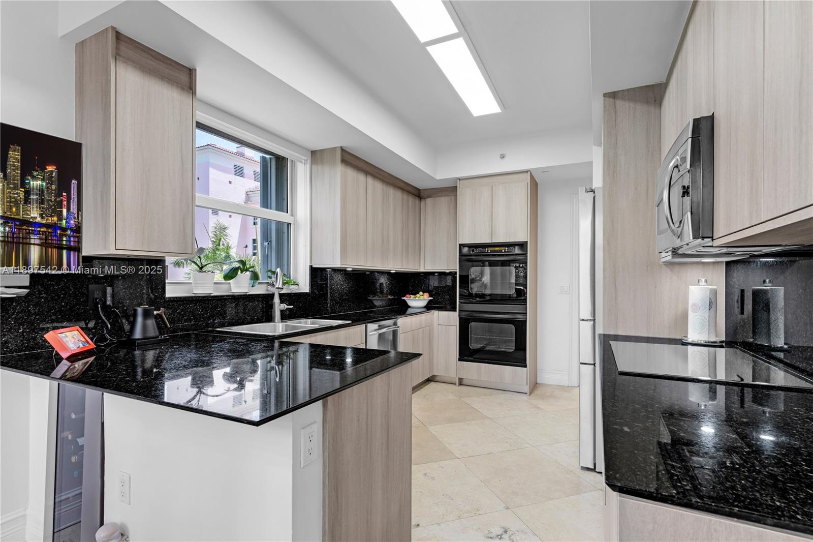 727 Crandon Boulevard, Unit 401 Key Biscayne, FL 33149 - Photo 12 of 57