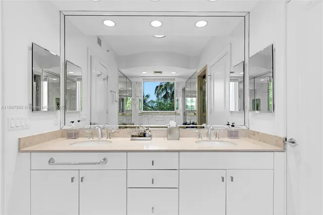 $2,870,000 | 727 Crandon Boulevard, Unit 401, Key Biscayne, FL 33149