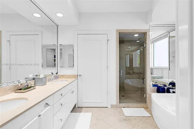 $2,870,000 | 727 Crandon Boulevard, Unit 401, Key Biscayne, FL 33149