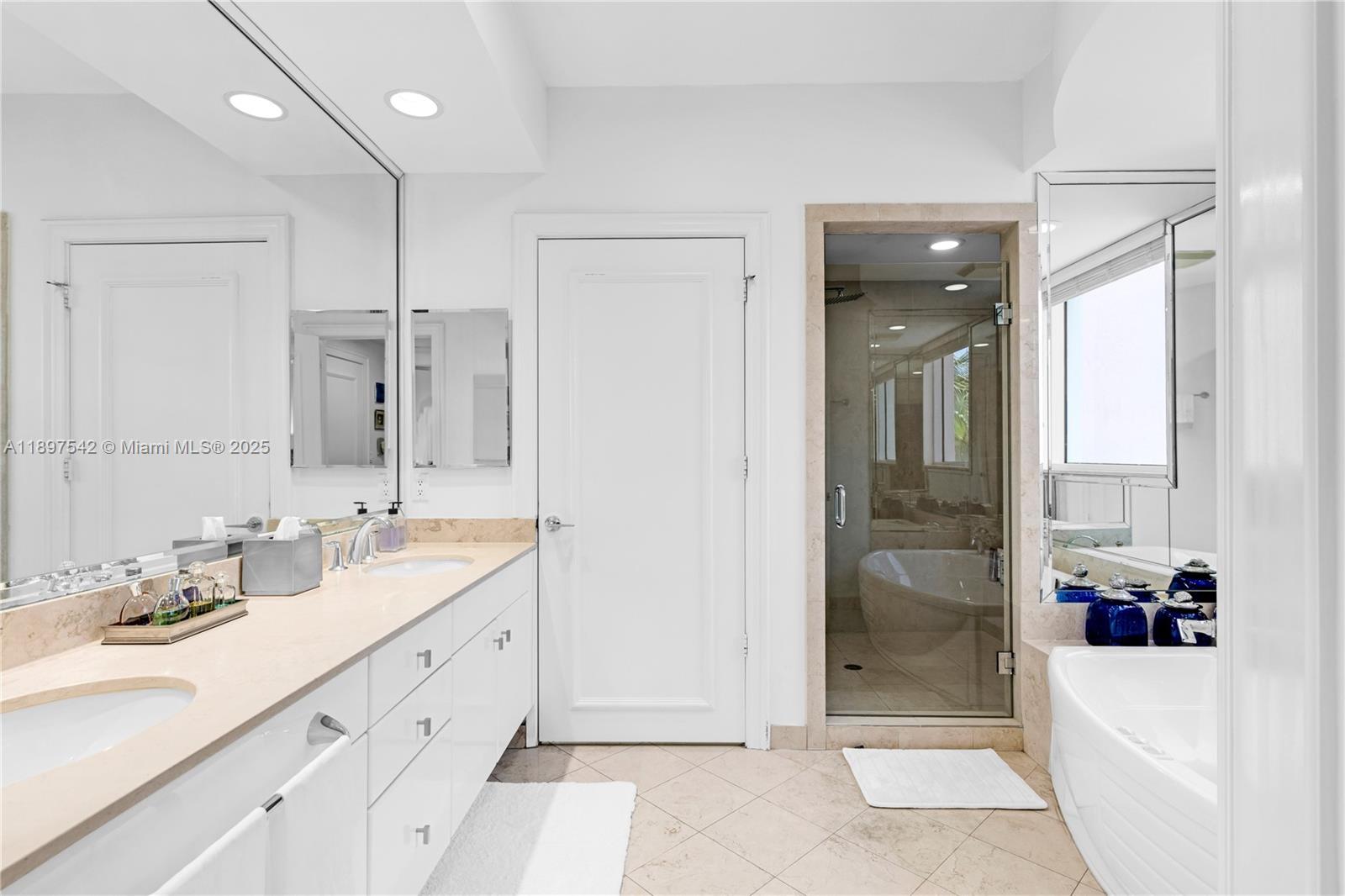 727 Crandon Boulevard, Unit 401 Key Biscayne, FL 33149 - Photo 23 of 57