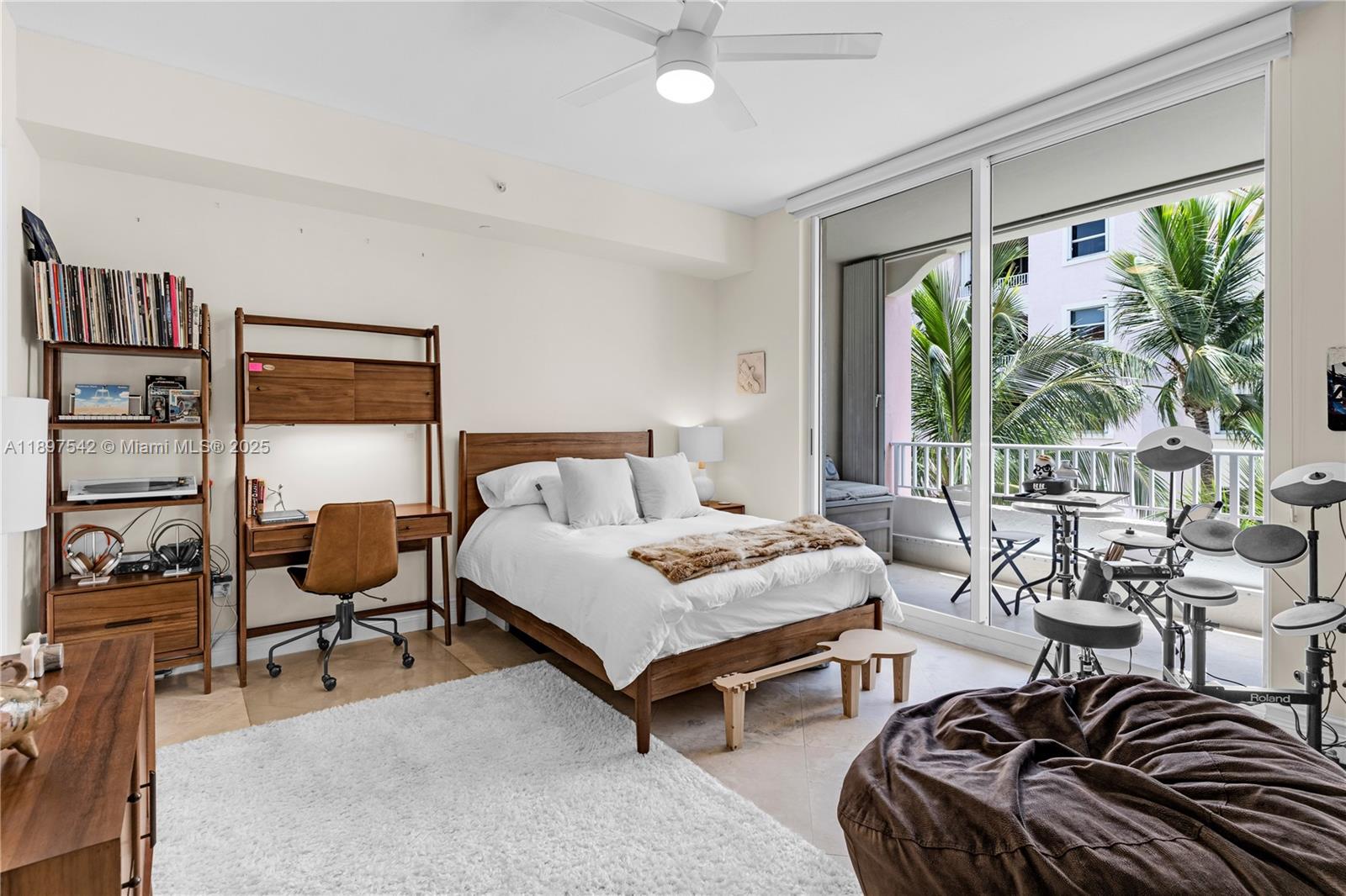 727 Crandon Boulevard, Unit 401 Key Biscayne, FL 33149 - Photo 29 of 57