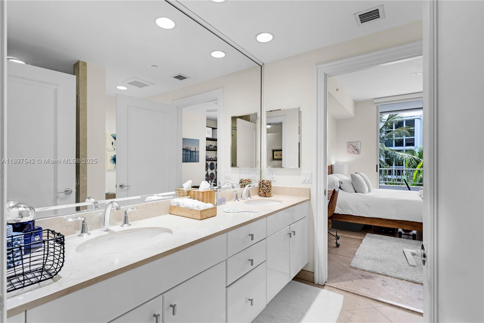 727 Crandon Boulevard, Unit 401 Key Biscayne, FL 33149 - Photo 33 of 57