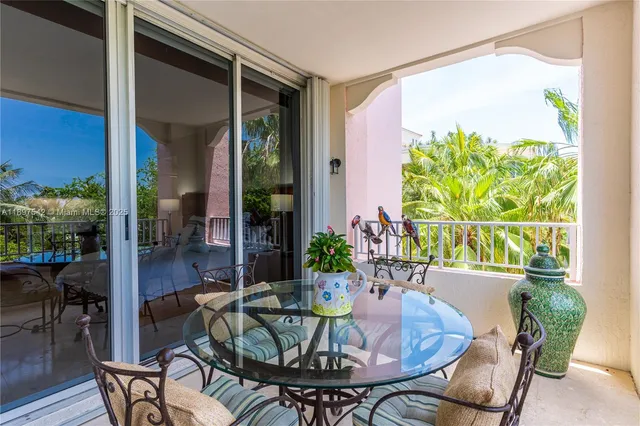 $2,870,000 | 727 Crandon Boulevard, Unit 401, Key Biscayne, FL 33149