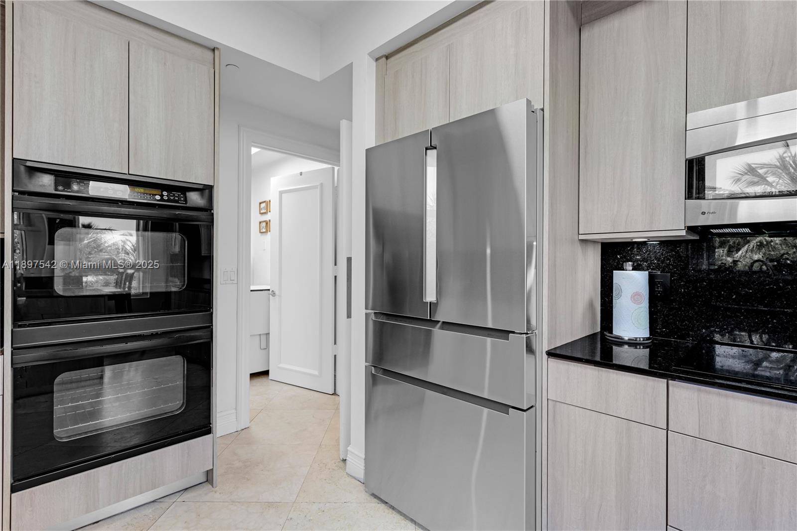 727 Crandon Boulevard, Unit 401 Key Biscayne, FL 33149 - Photo 10 of 57