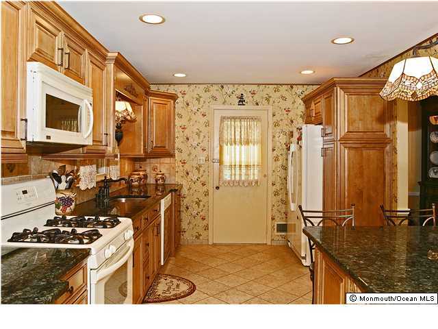 23 Ivy Hill Road Red Bank, NJ 07701 - Photo 10 of 25 Additional Photo
