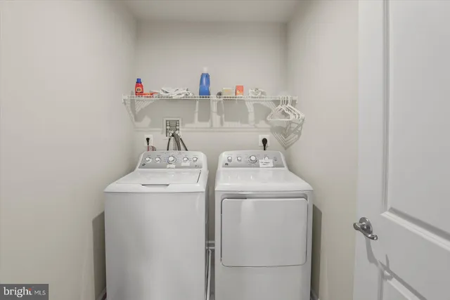 a house view with a outdoor space