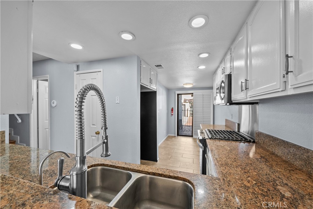 42805 15th Street West Lancaster, CA 93534 - Photo 12 of 28