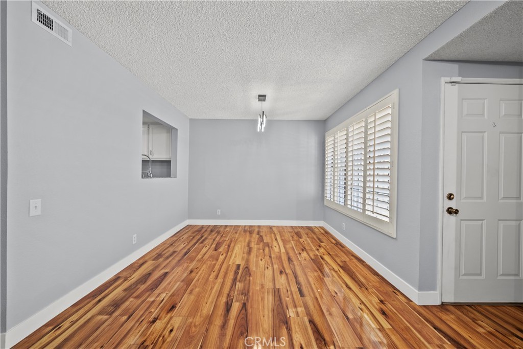 42805 15th Street West Lancaster, CA 93534 - Photo 4 of 28 Dining Room
