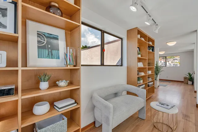 $1,895,000 | 1522 Grand View Drive, Berkeley, CA 94705