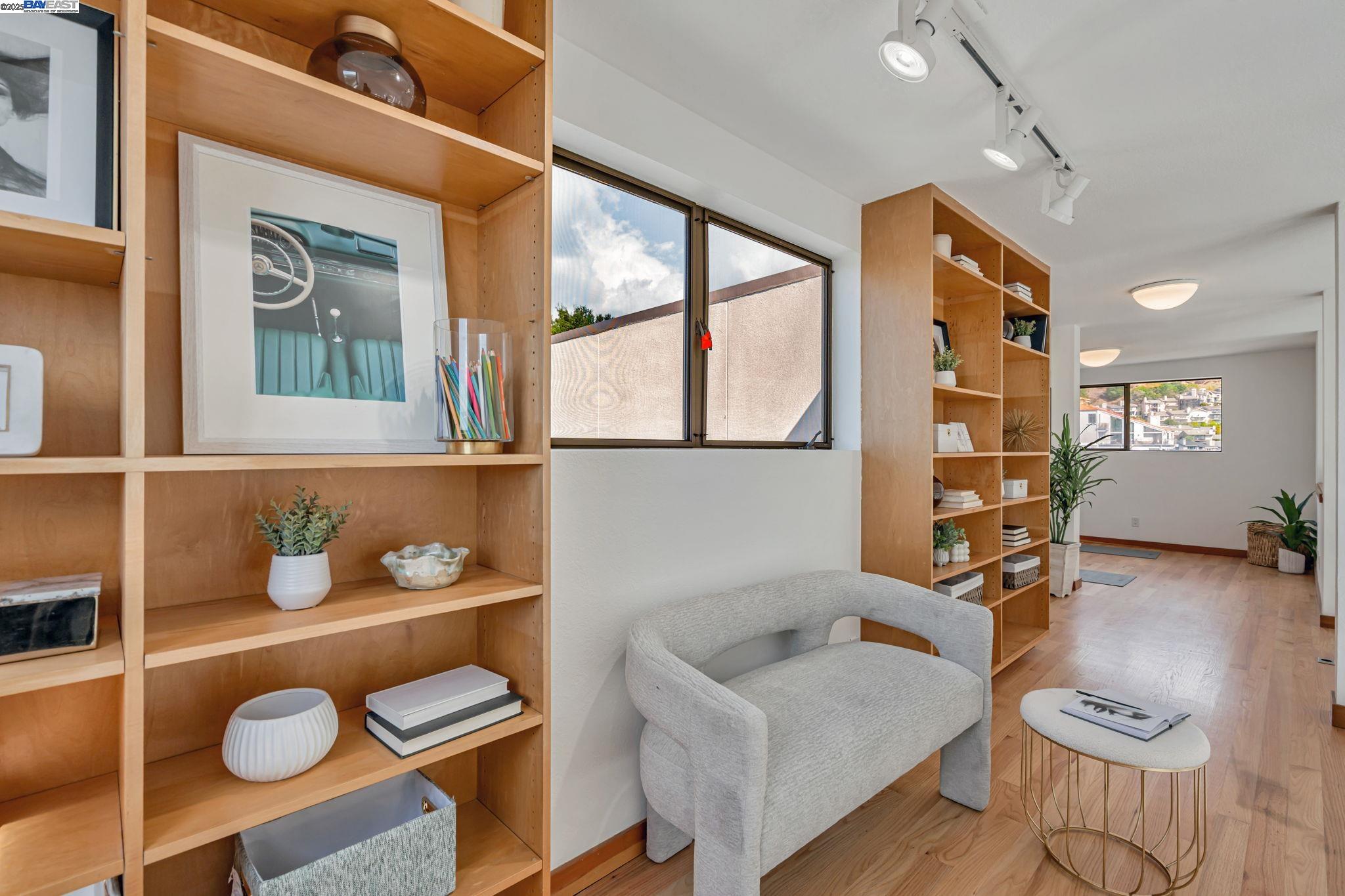 1522 Grand View Drive Berkeley, CA 94705 - Photo 23 of 56