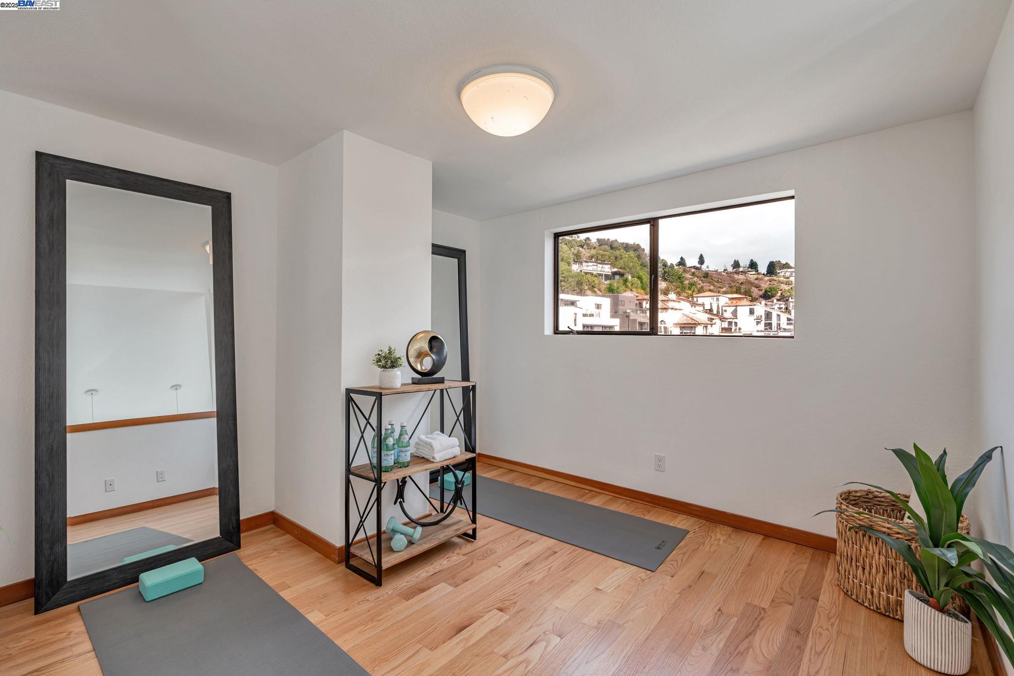 1522 Grand View Drive Berkeley, CA 94705 - Photo 24 of 56