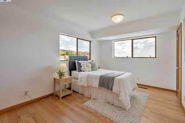 $1,895,000 | 1522 Grand View Drive, Berkeley, CA 94705