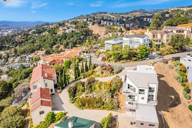 $1,895,000 | 1522 Grand View Drive, Berkeley, CA 94705
