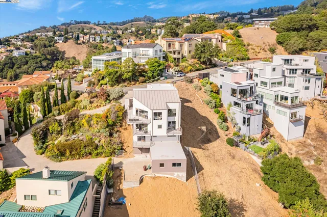 $1,895,000 | 1522 Grand View Drive, Berkeley, CA 94705