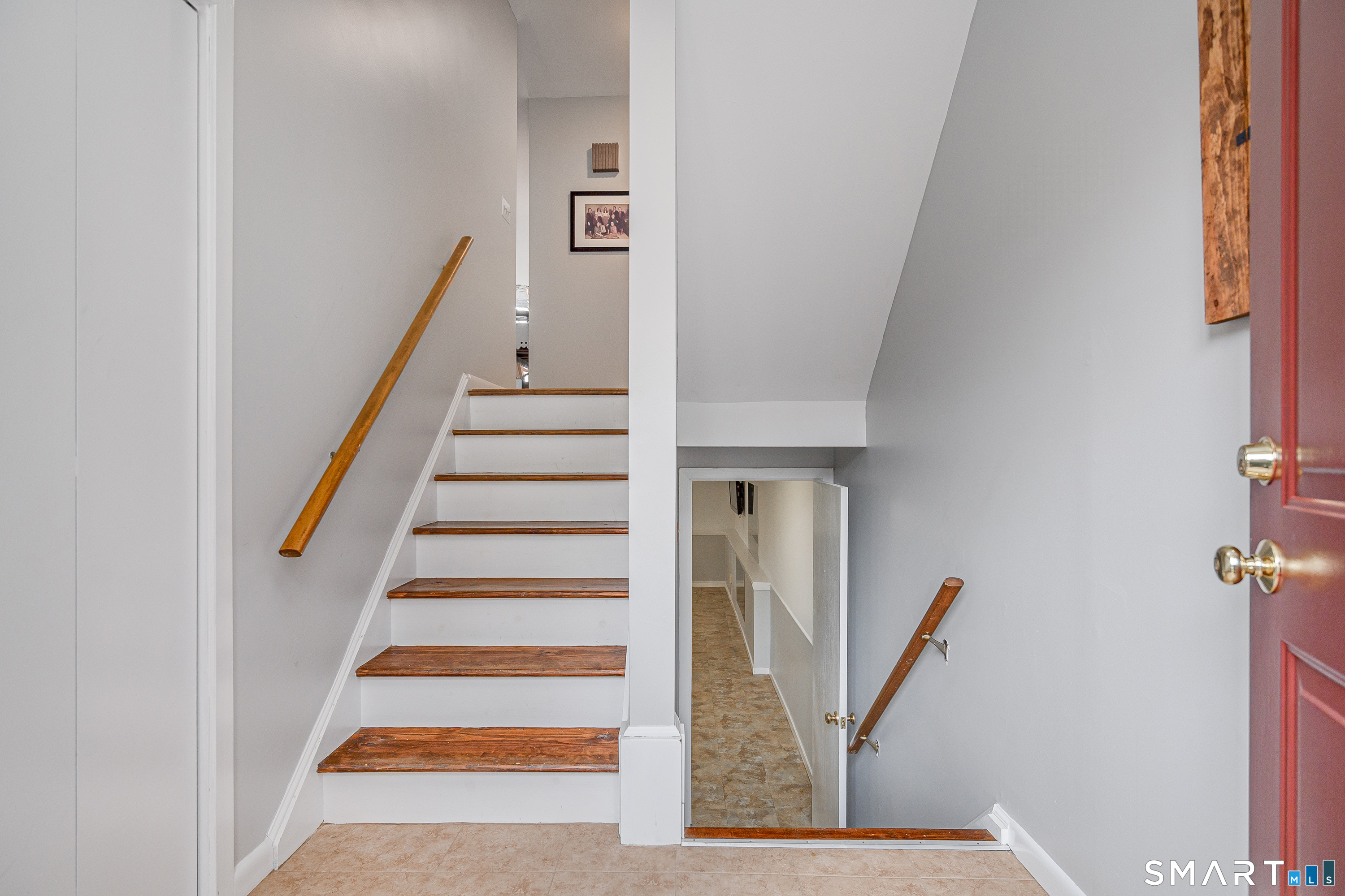 6 Echowoods Circle, Unit 6 Monroe, CT 06468 - Photo 19 of 25 a view of entryway