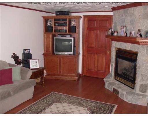 593 Fairwood Road Huntington, WV 25705 - Photo 4 of 8 Den/Family/Great Room.