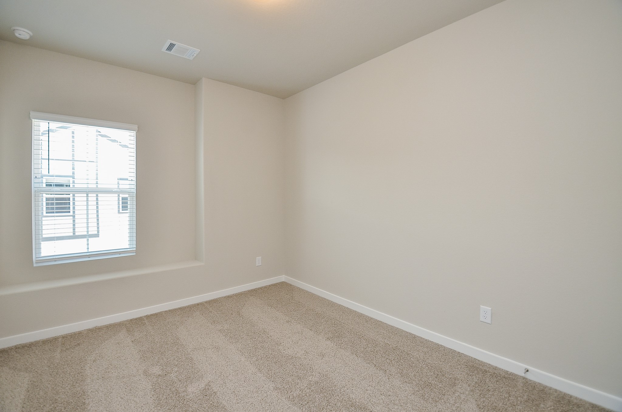 3107 Boulder Rnch Drive Houston, TX 77063 - Photo 30 of 40 an empty room with a window