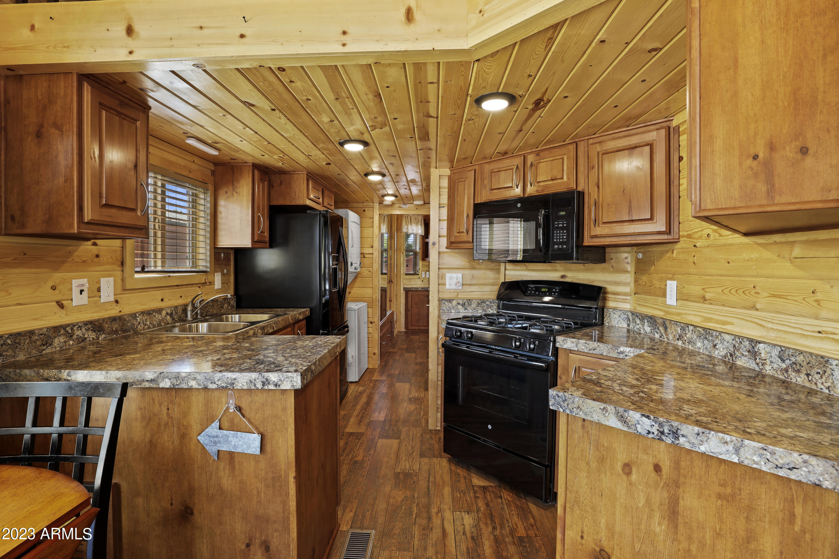 3500 Old County Road, Unit 20 Pine, AZ 85544 - Photo 8 of 27 Kitchen
