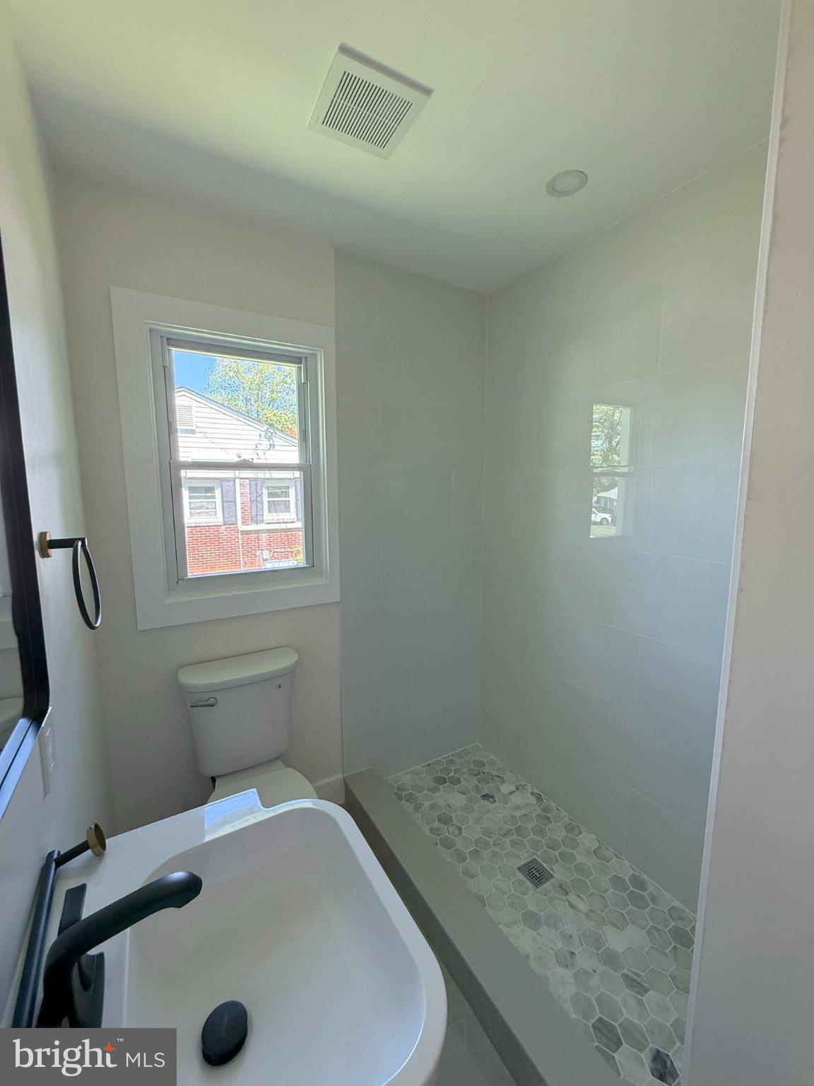 103 Stoneleigh Road Bel Air, MD 21014 - Photo 4 of 45 Bright and modern bathroom retreat.