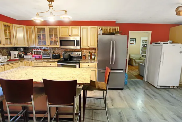 $599,000 | 486 Granite Street, Manchester, NH 03102