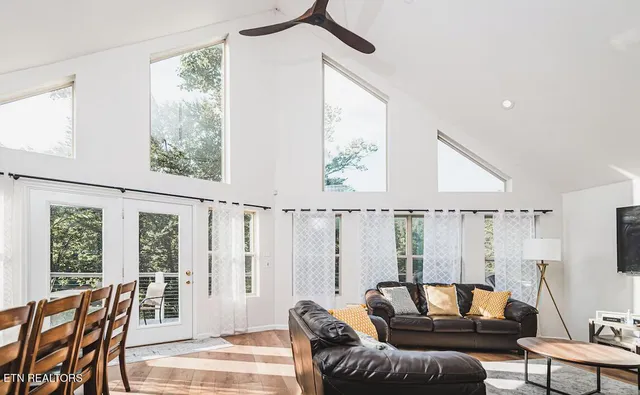 $1,100,000 | 143 North Bridge Lane, La Follette, TN 37766