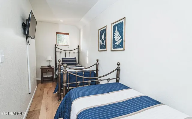 $1,100,000 | 143 North Bridge Lane, La Follette, TN 37766