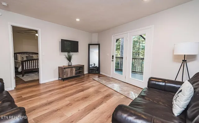 $1,100,000 | 143 North Bridge Lane, La Follette, TN 37766