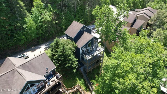 $1,100,000 | 143 North Bridge Lane, La Follette, TN 37766