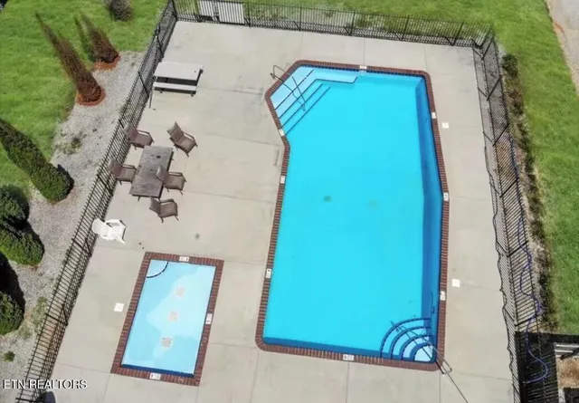 $1,100,000 | 143 North Bridge Lane, La Follette, TN 37766