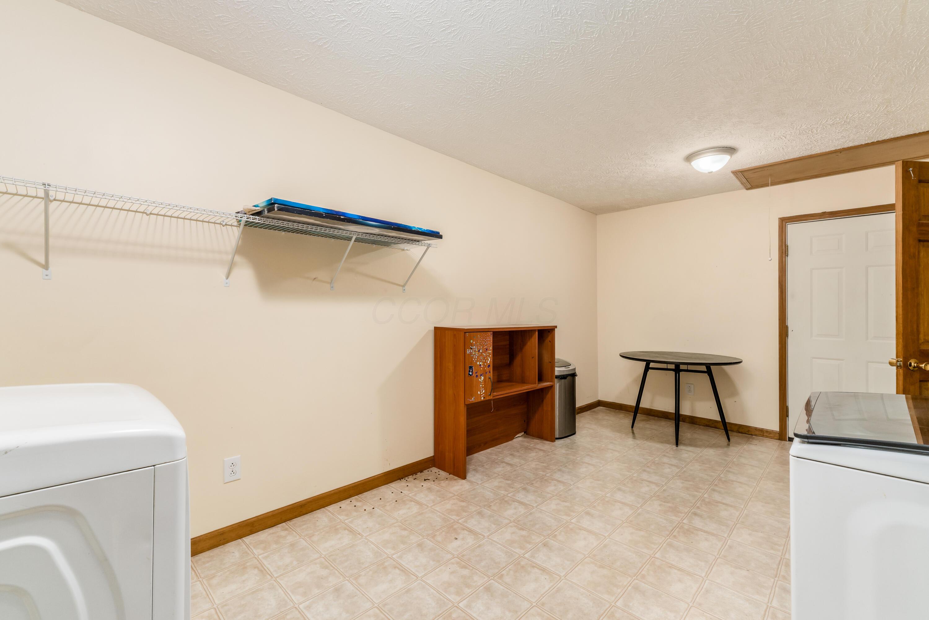 1062 Mulberry Road Circleville, OH 43113 - Photo 21 of 37 S_-_1062_Mulberry_Rd_-_064