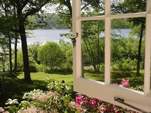 $2,350,000 | 93 Cross Pond Road, Pound Ridge, NY 10576