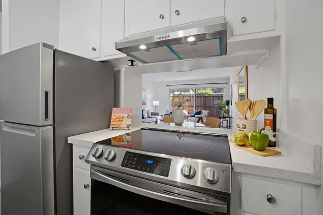 $439,000 | 1411 Creekside Drive, Unit 2, Walnut Creek, CA 94596