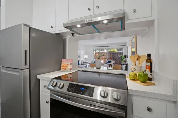 $399,999 | 1411 Creekside Drive, Unit 2, Walnut Creek, CA 94596