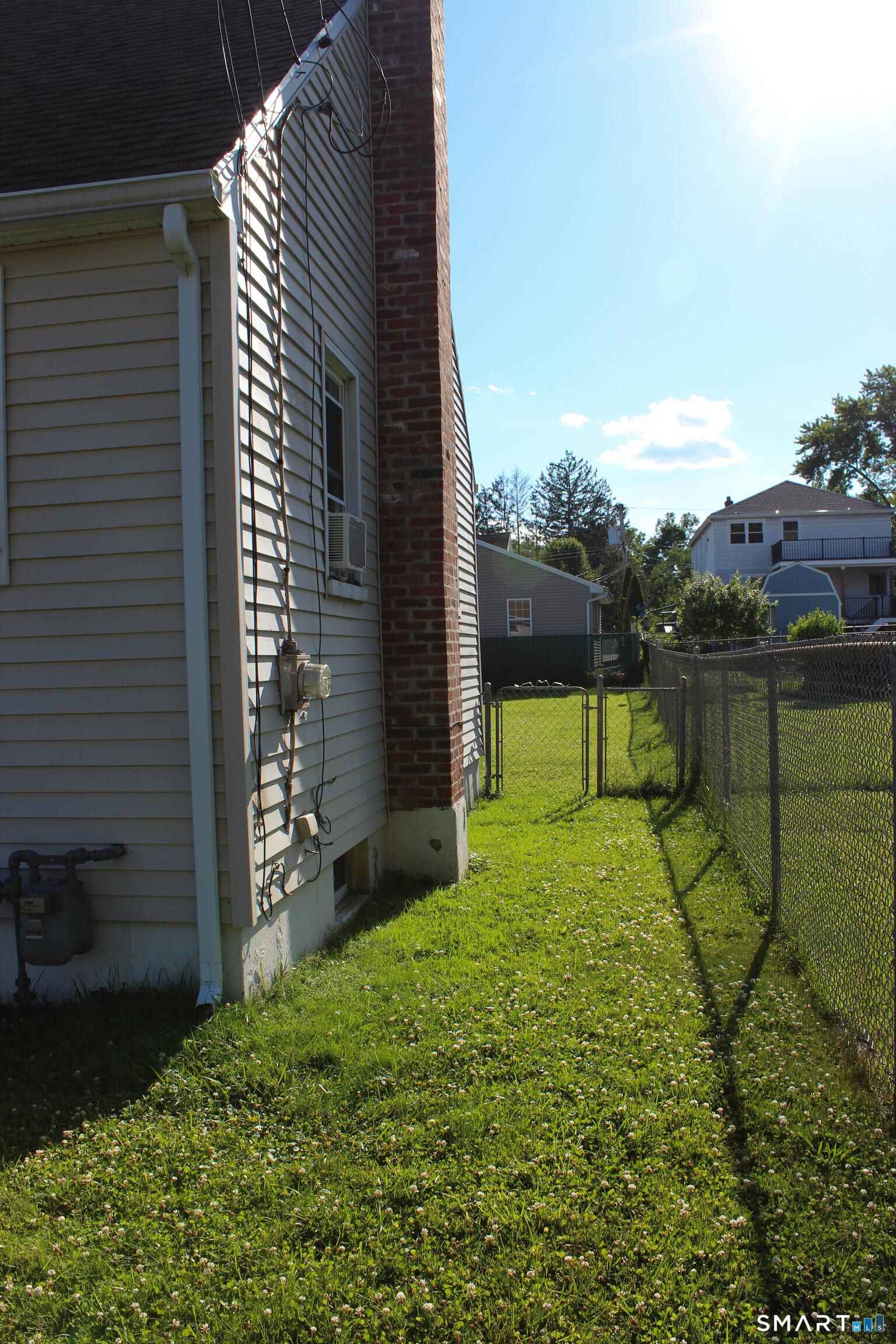 17 Fulton Street New Britain, CT 06051 - Photo 4 of 27