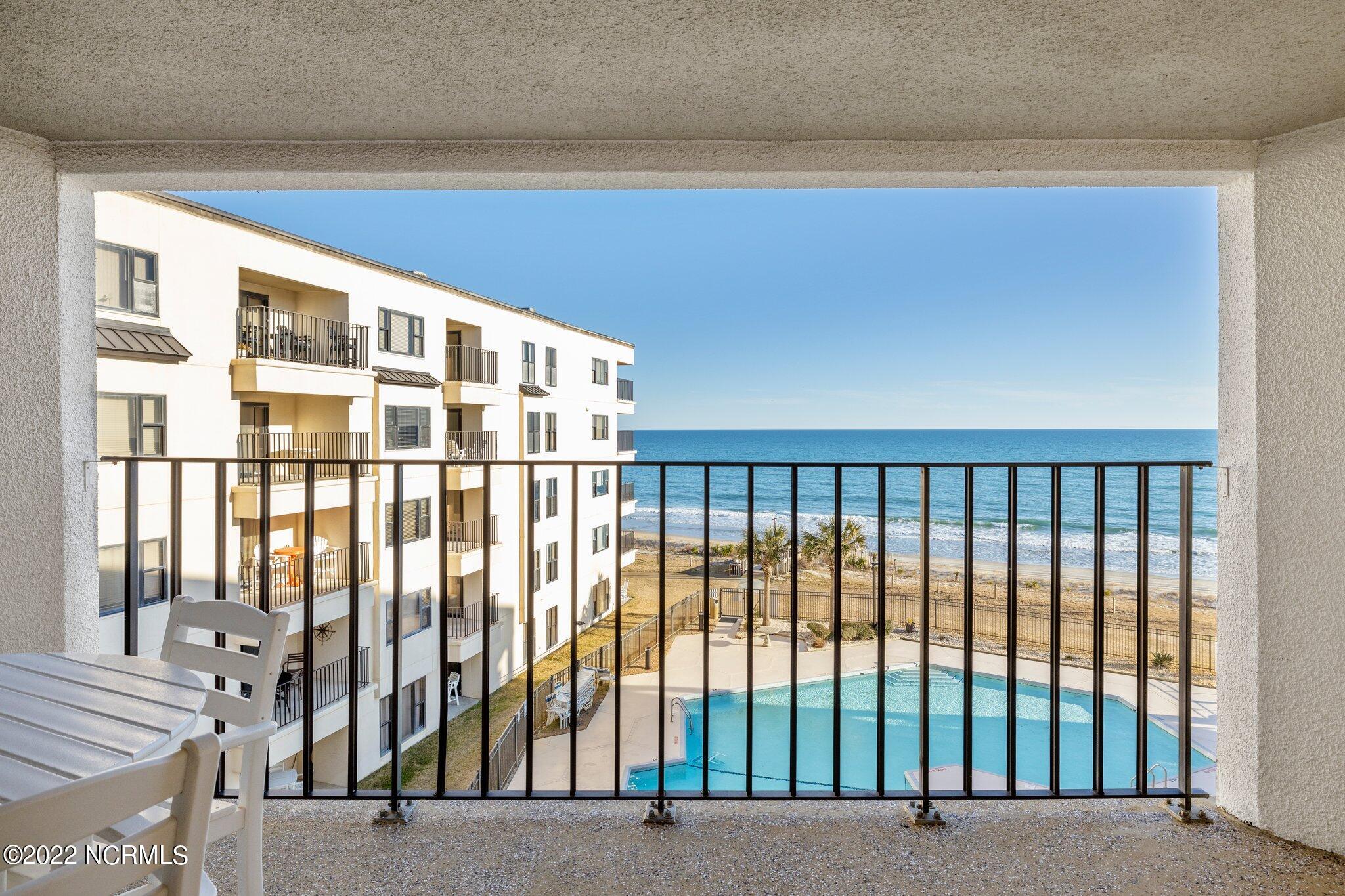 Covered Back Deck & Views