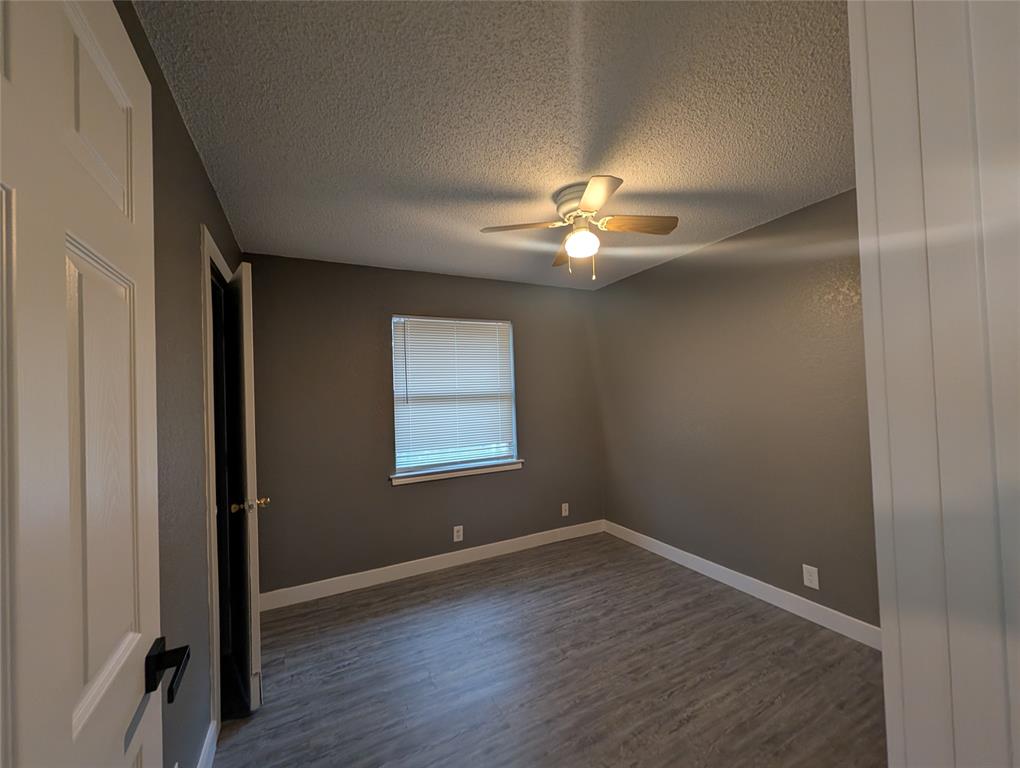 6709 Ridgecrest Court Fort Worth, TX 76133 - Photo 9 of 16