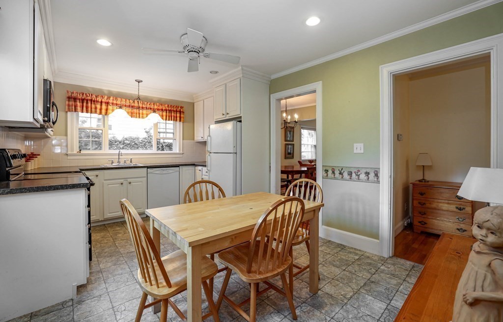 27 Avalon Road Boston, MA 02132 - Photo 8 of 25 Gallery Image 8