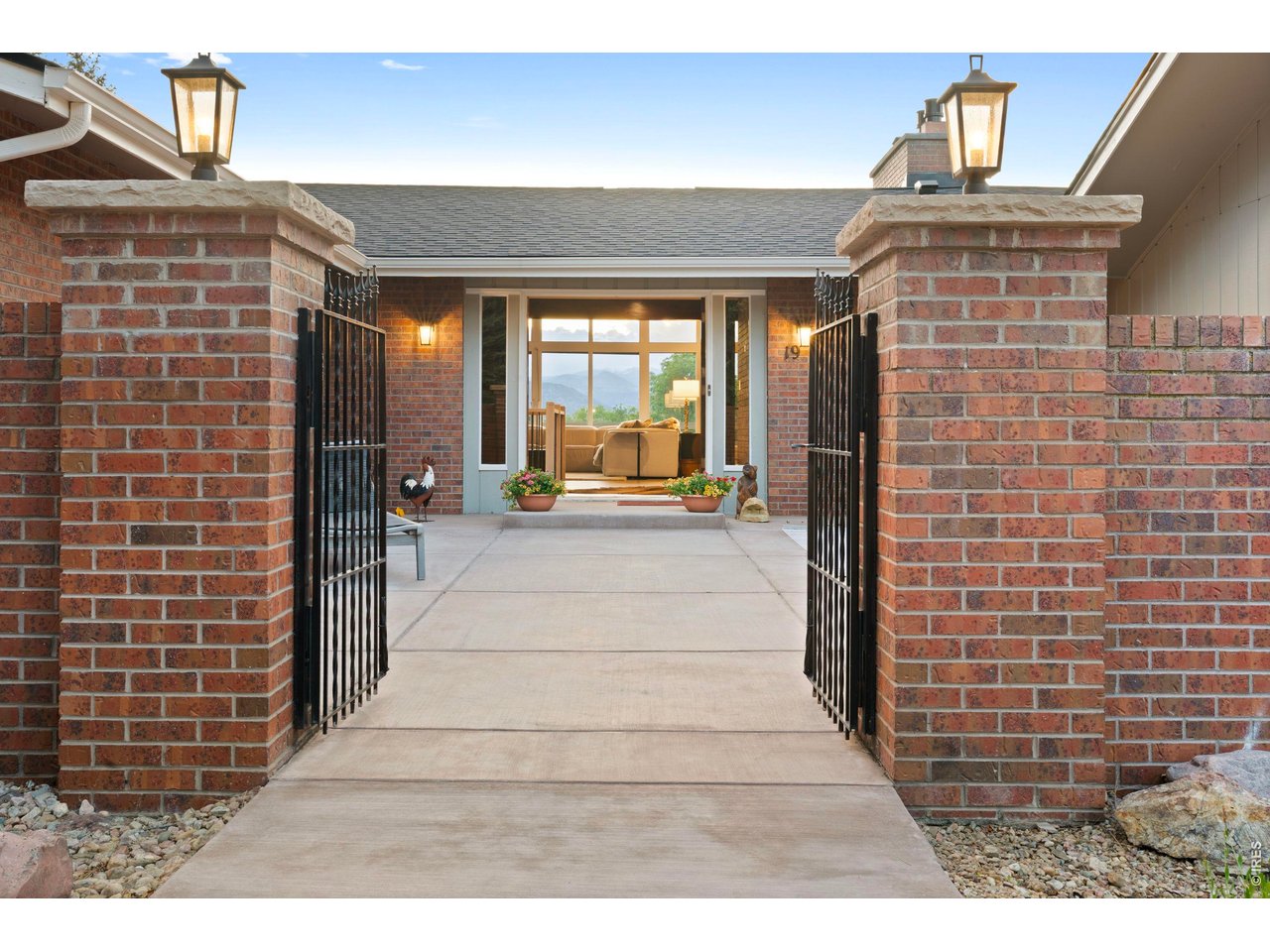 19 Ridge Road Boulder, CO 80303 - Photo 4 of 42 a view of entryway with a rug