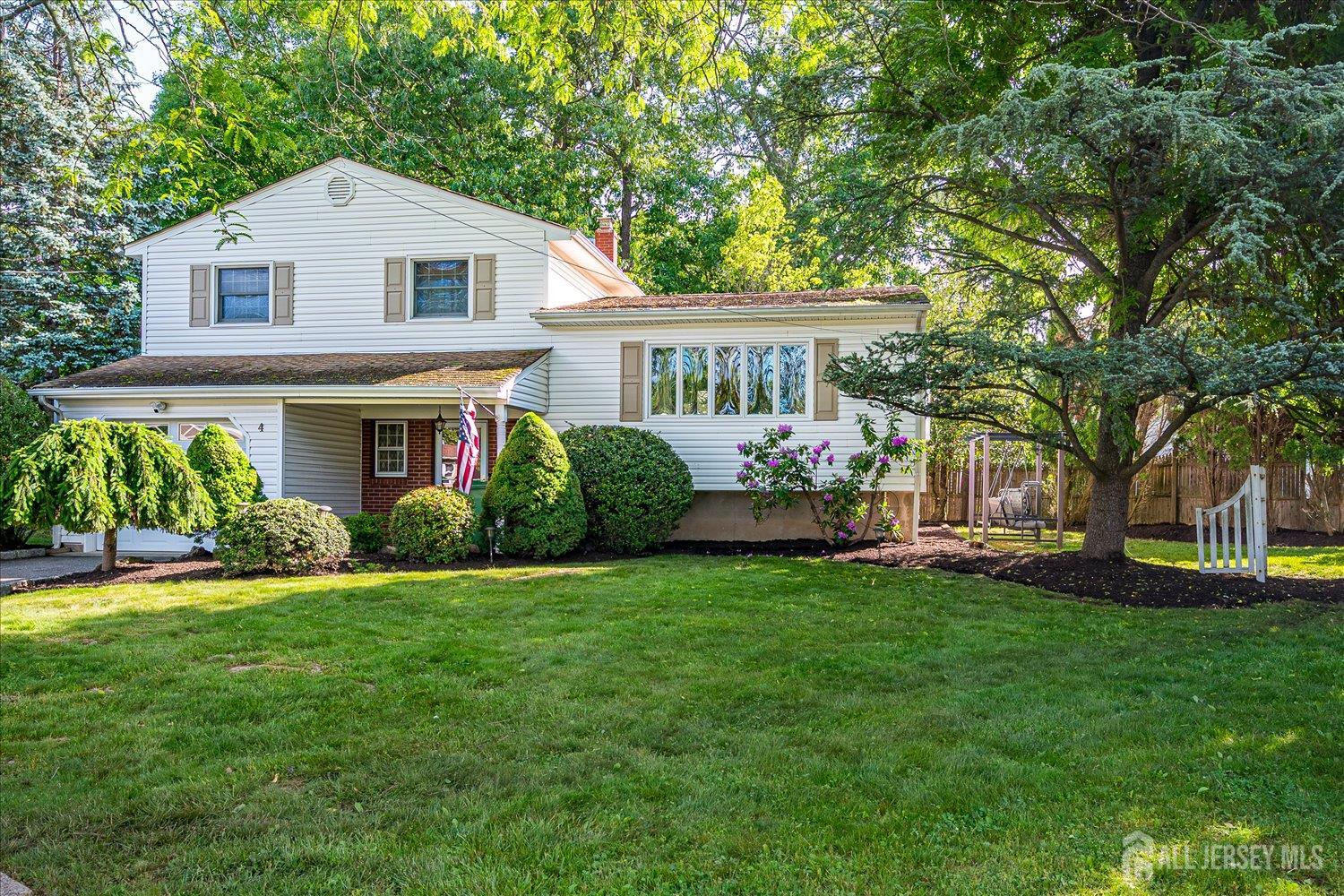 4 Augusta Court Edison, NJ 08820 - Photo 2 of 44