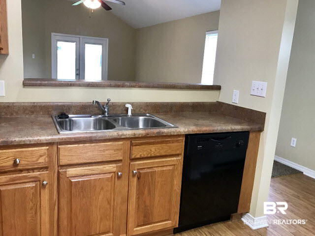 1854 Harrington Way Mobile, AL 36695 - Photo 6 of 18 Kitchen