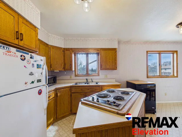 $205,000 | 208 4th Avenue North, Greybull, WY 82426