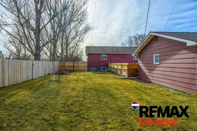 $205,000 | 208 4th Avenue North, Greybull, WY 82426