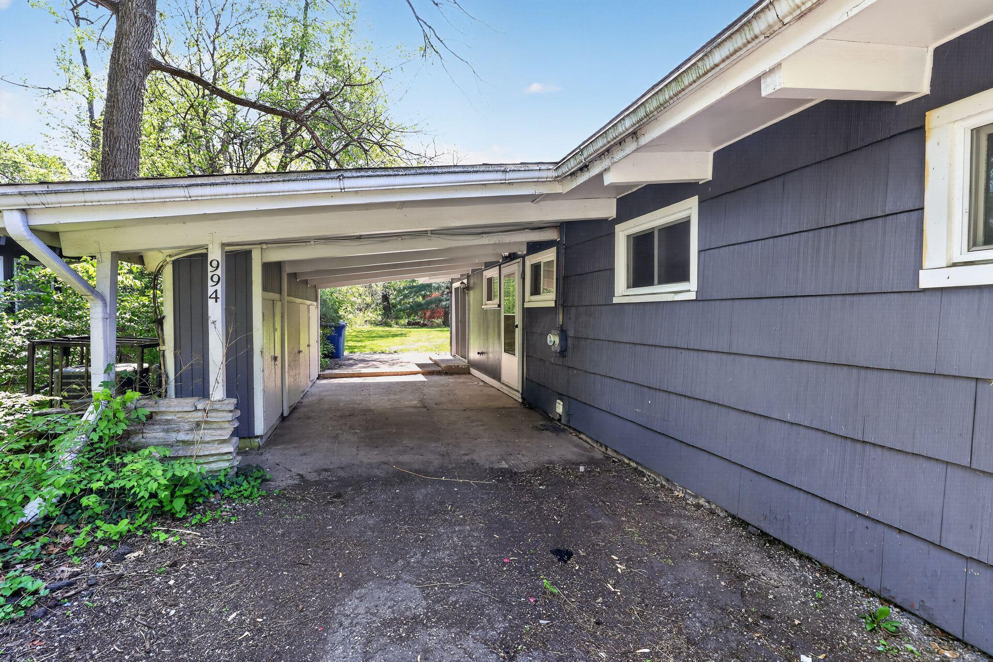 994 Sunbury Road Columbus, OH 43219 - Photo 35 of 40 04_994_Sunbury_Rd_Columbus_OH_43219-Exte