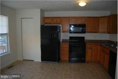 2023 Hackberry Road Essex, MD 21221 - Photo 6 of 21 Kitchen