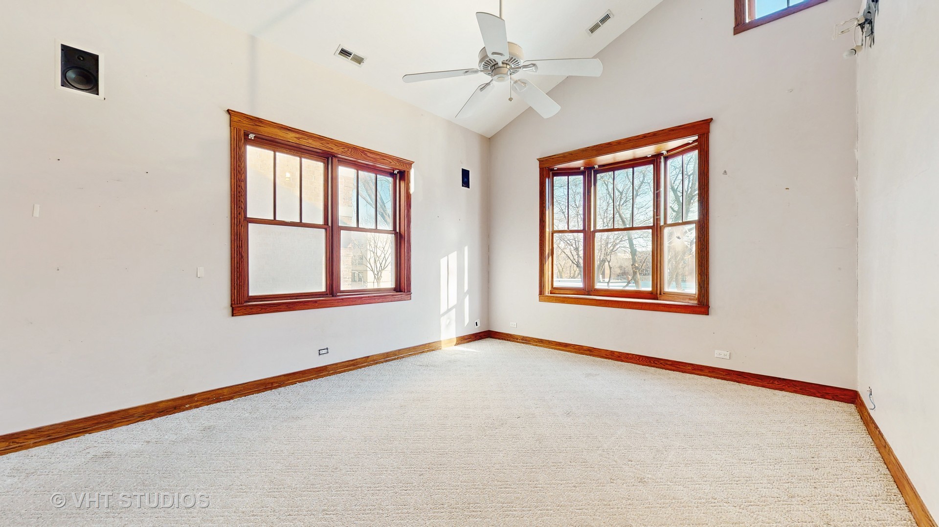3814 North Janssen Avenue Chicago, IL 60613 - Photo 35 of 56 a view of an empty room with a window