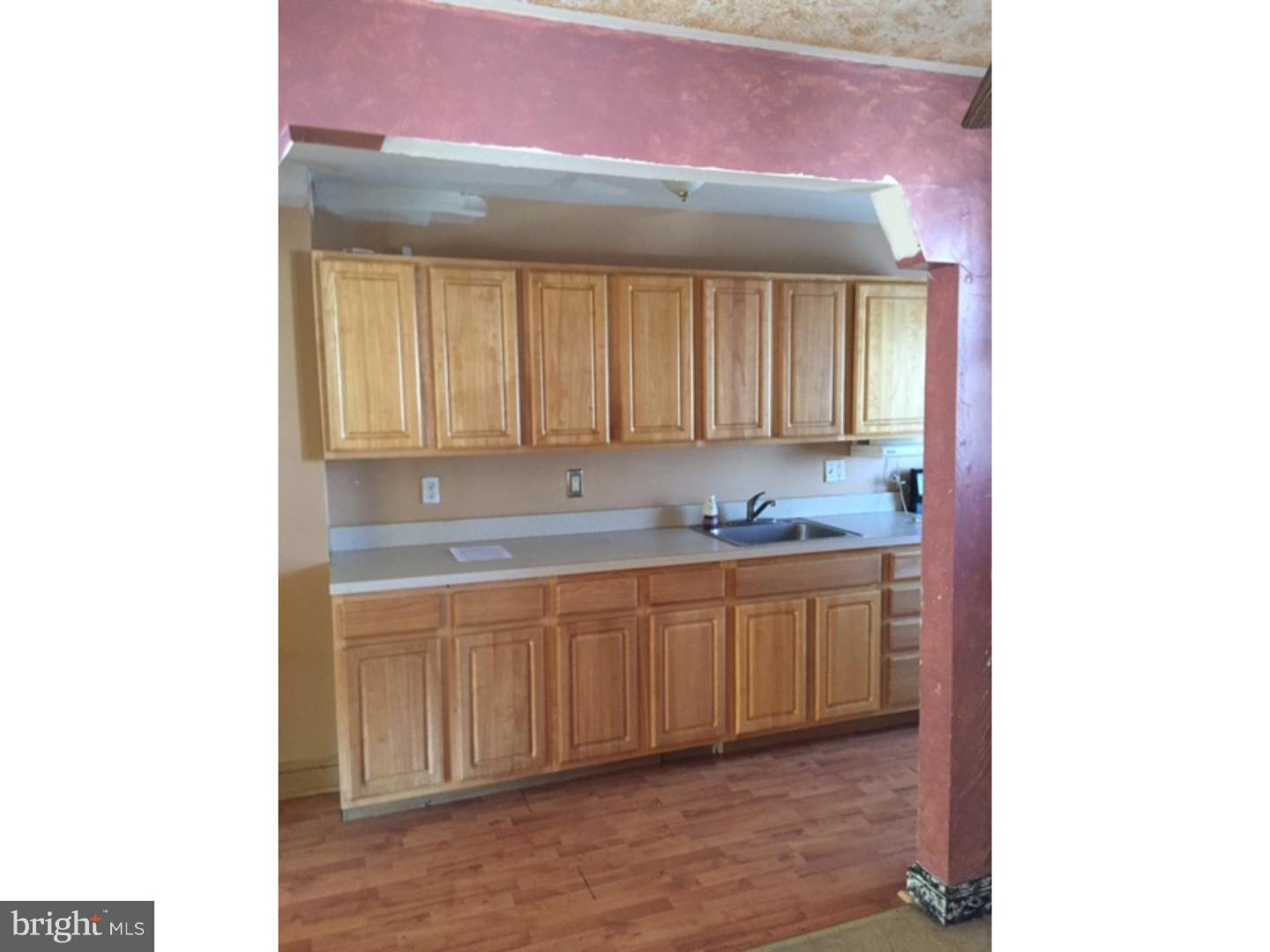 6979 Clinton Road Upper Darby, PA 19082 - Photo 5 of 12