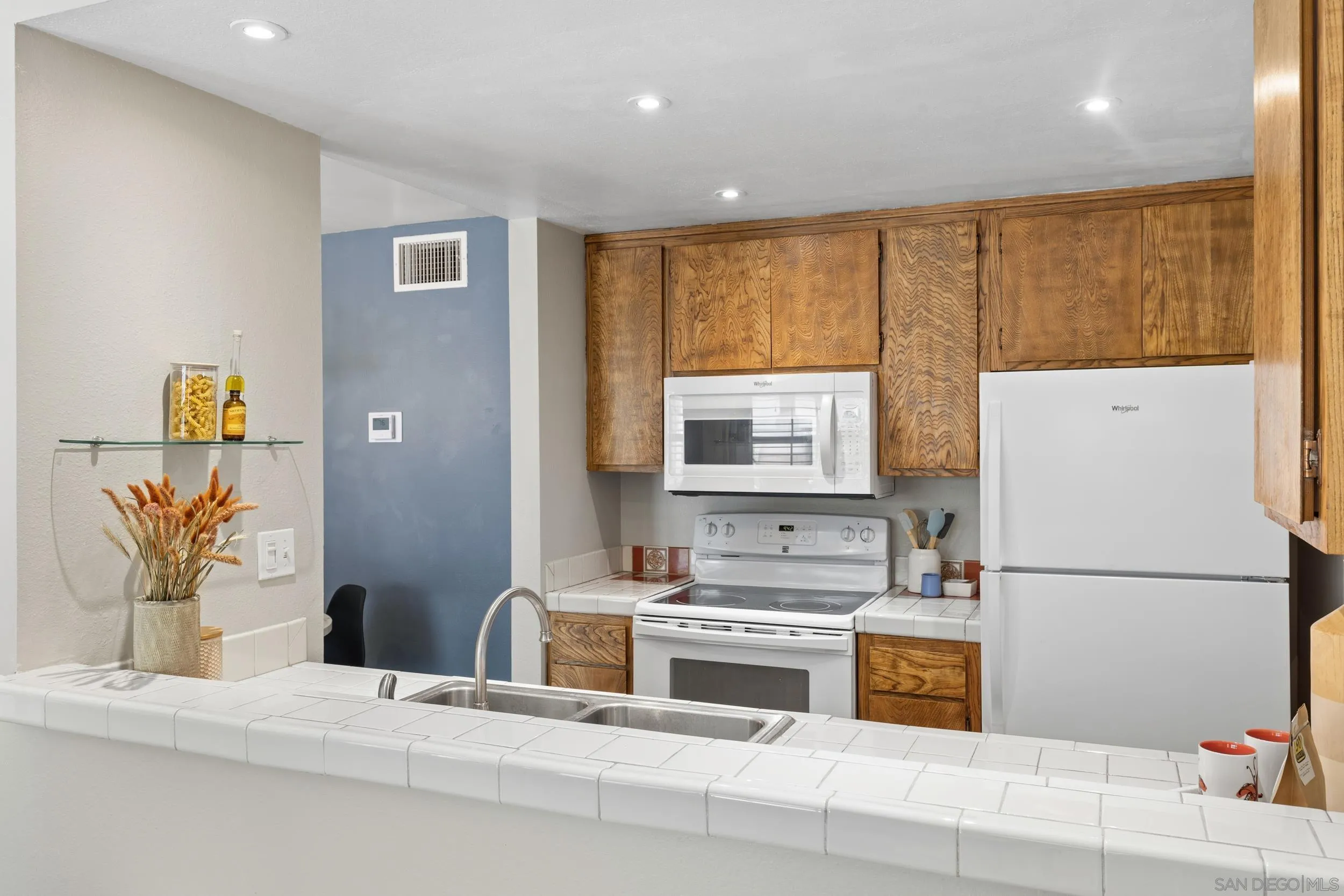 5989 Rancho Mission Road, Unit 103 San Diego, CA 92108 - Photo 9 of 24